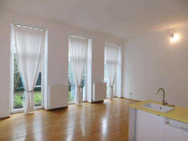 Großzügige Wohnung mit 4 Meter Deckenhöhe Saniert Perfekter Grundriss auch Gewerbe