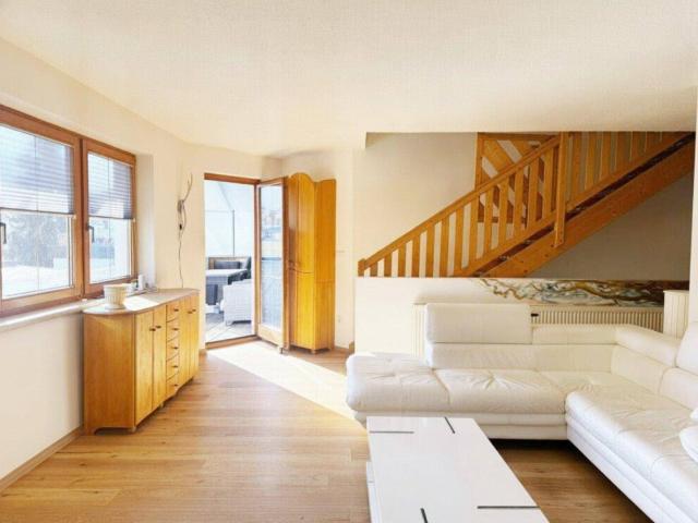 Großzügige Wohnung mit zwei sonnigen Balkonen