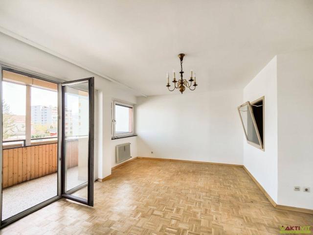 Großzügige Wohnung mit Ausblick, Gartennutzung und Lift. Ideales Investmentobjekt
