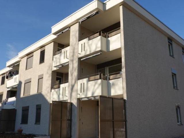 Grosszügige Wohnung mit Balkon