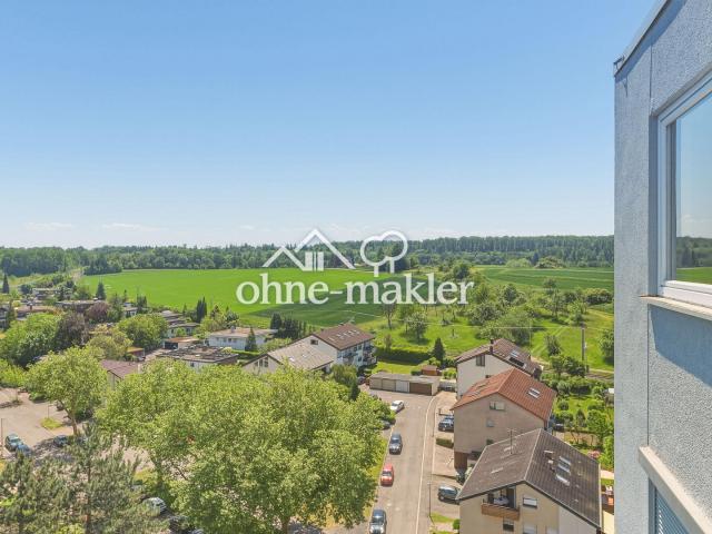 Großzügige Wohnung mit Balkon und wunderschöne Aussicht