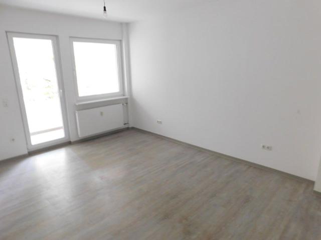 Großzügige Wohnung mit Einbauküche! leicht Einzugsbereit! Ideal für zwei Personen!