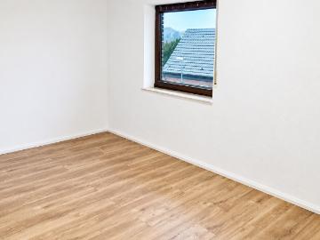 Großzügige Wohnung mit eigenem Eingang, Kamin & Balkon in Bottrop