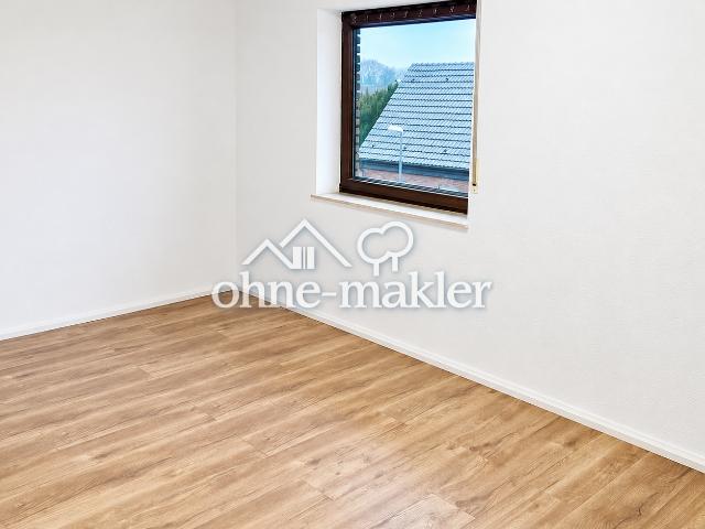 Großzügige Wohnung mit eigenem Eingang, Kamin & Balkon in Bottrop