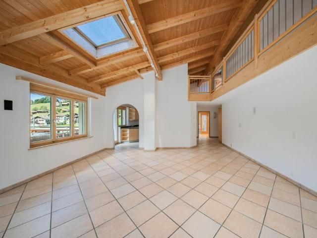 Grosszügige Wohnung mit hochwertiger Ausstattung und schöner Aussicht