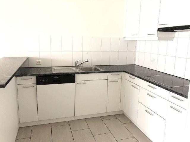 Grosszügige Wohnung mit Licht durchfluteten Zimmer