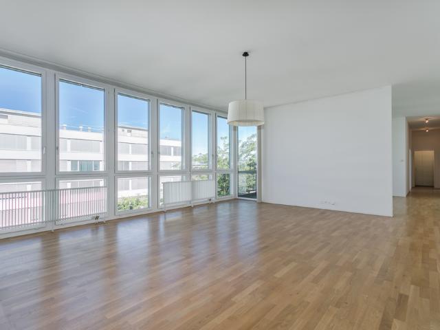 Grosszügige Wohnung am Stadtrand von Zug