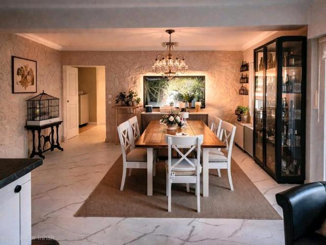 großzügige Wohnung im Grünen, EG 6,5 Zimmer, 145qm