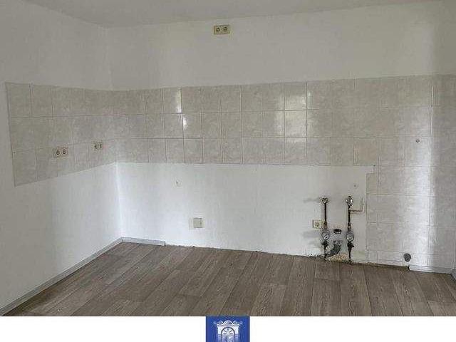 Großzügige Wohnung in einem Drei Seiten Hof in Arnsdorf!