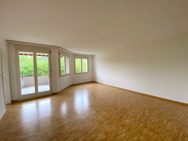 Grosszügige Wohnung in grüner und ruhiger Lage