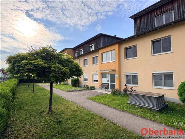 Großzügige Wohnung inkl. Wintergarten und Tiefgaragenstellplatz