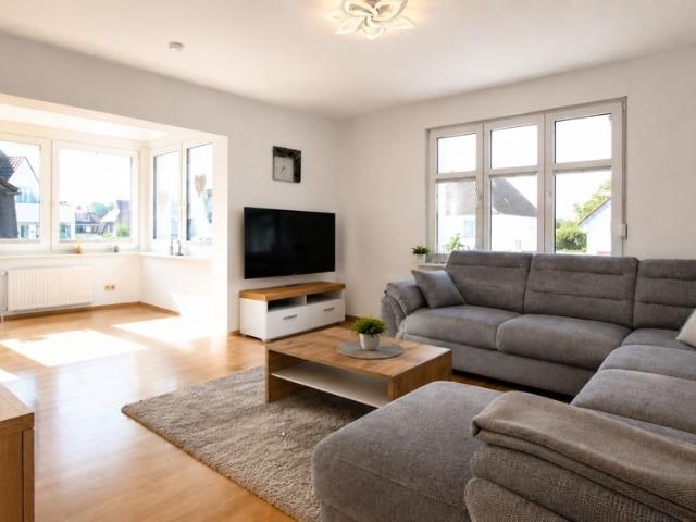 Großzügige Wohnung über zwei Ebenen mit Dachterrasse und Garten in Bad Zwischenahn