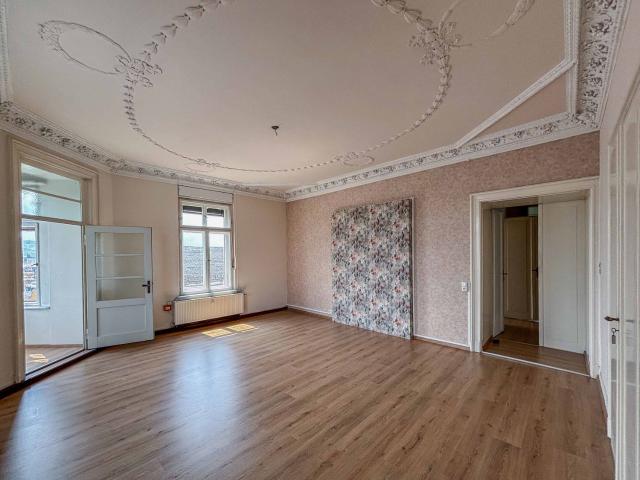 Großzügige Wohnung 185 qm mit 5 Zimmern
