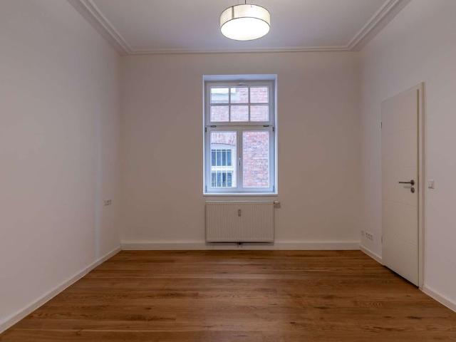 Großzügige Zwei Zimmer Wohnung mit Terrasse in Stuttgart Ost
