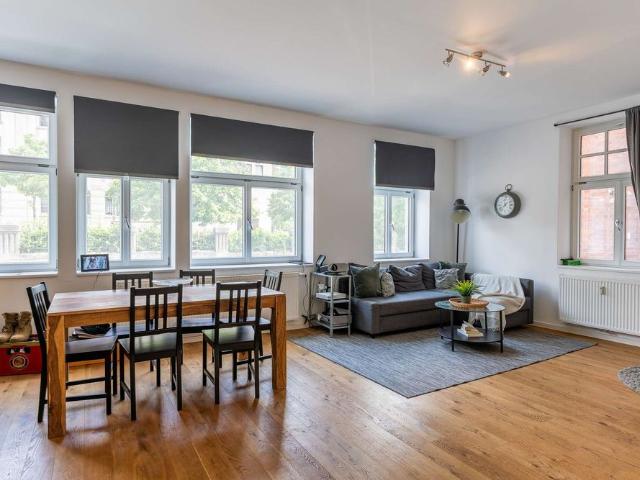 Großzügige Zwei Zimmer Wohnung mit Terrasse in Stuttgart Ost