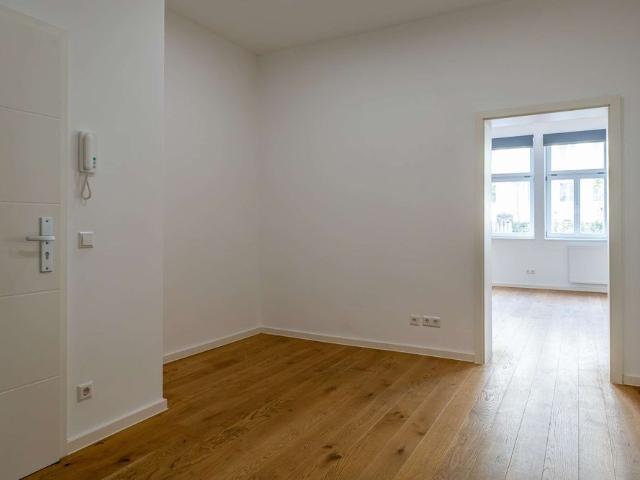 Großzügige Zwei Zimmer Wohnung mit Terrasse in Stuttgart Ost