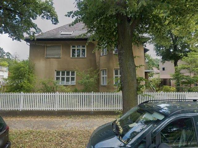 Großzügige Altbauwohnung mit 45% Miteigentumsanteil in Dahlem
