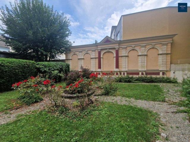 Großzügige 4 Zimmer Altbauwohnung mit zwei Balkonen in zentraler Lage Volksgartenstraße 10/4 zu vermieten Nutzung des Gemeinschaftsgartens möglich!