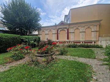Großzügige Altbauwohnung mit zwei Balkonen in zentraler Lage Volksgartenstraße 10/4 zu vermieten
