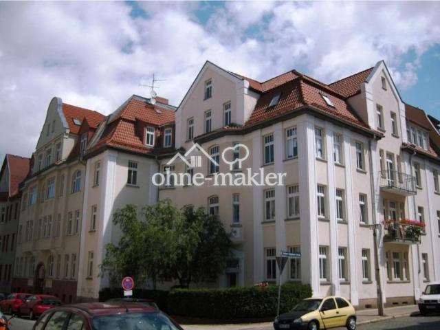 Großzügige Altbauwohnung mit hohen Decken und 2 Balkonen