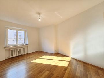 Großzügige Altbauwohnung am Rosenheimer Platz