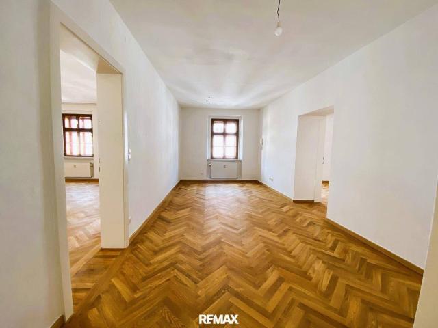 Großzügige Altbauwohnung in der Fußgängerzone! WG geeignet