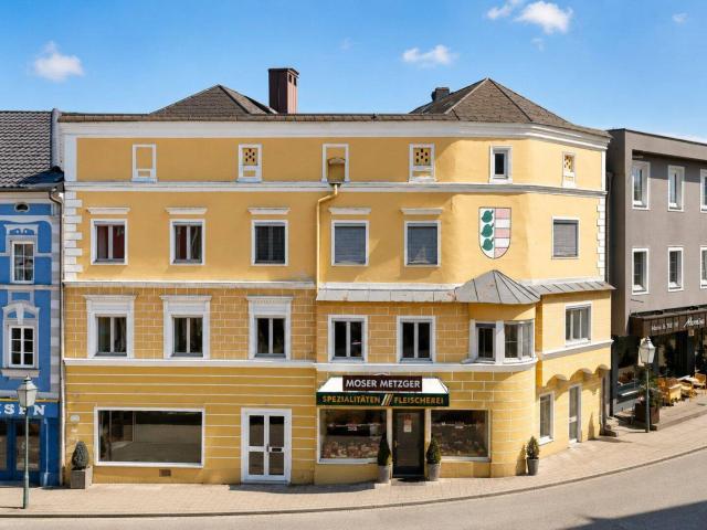 Großzügige Altbau Wohnung 1 Stock mit viel Potenzial auf 160m² zum Schnäppchenpreis!