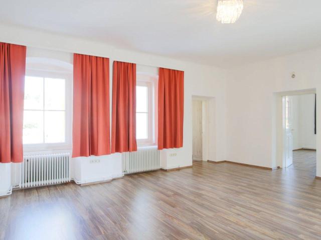 Hochwertige, großzügige Mietwohnung im Zentrum!