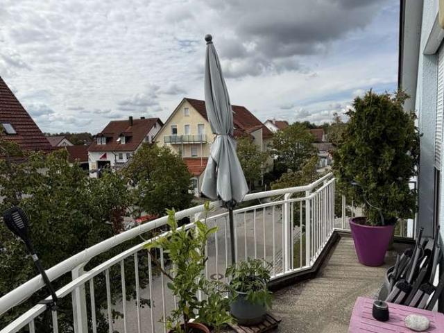 Großzügige Dachgeschosswohnung mit Balkon