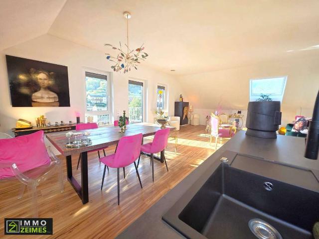 Großzügige Dachgeschosswohnung mit Balkon zwei Stellplätzen und viel Raum für individuelle Wohnideen