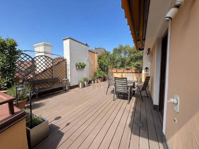 Großzügige Dachgeschosswohnung mit großer Terrasse auf einer Ebene