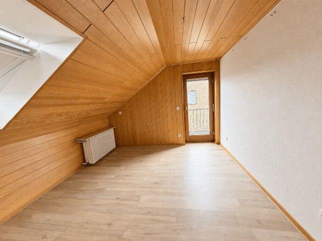 Großzügige Dachgeschosswohnung in Mönchengladbach West