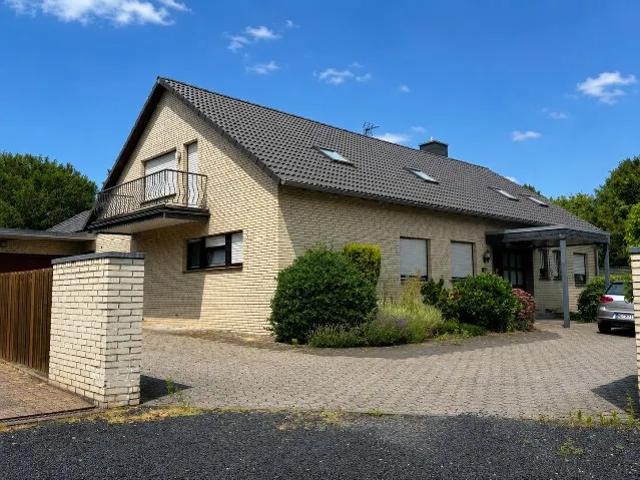 Großzügige Dachgeschosswohnung in Mönchengladbach West