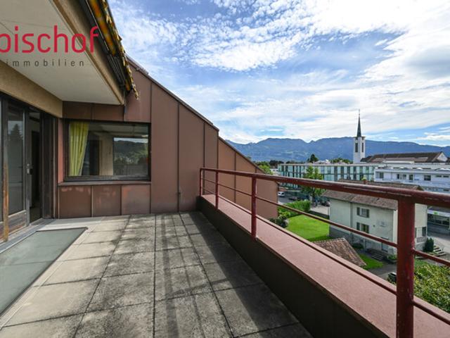 Großzügige Dachgeschosswohnung mit zwei Terrassen