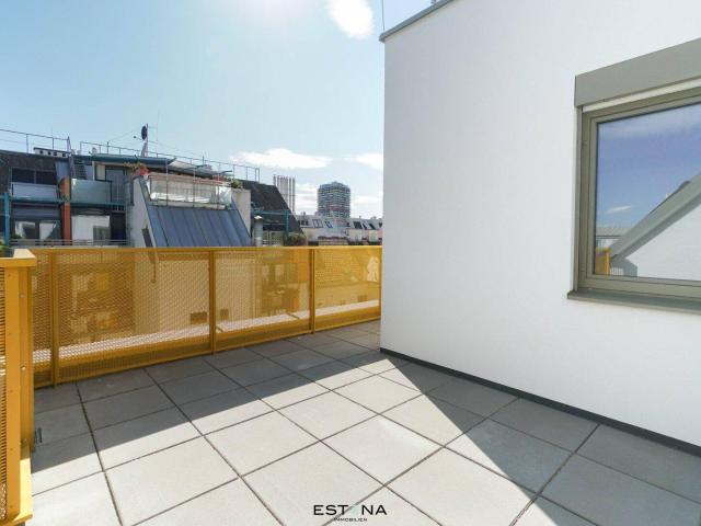 Großzügige Dachgeschoss Wohnung in bester Lage Provisionsfrei