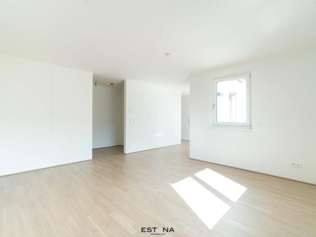 Großzügige Dachgeschoss Wohnung in bester Lage Provisionsfrei