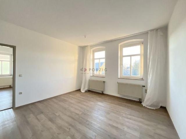 Großzügige Dachgeschossperle mit 3 Zimmern & Einbauküche!