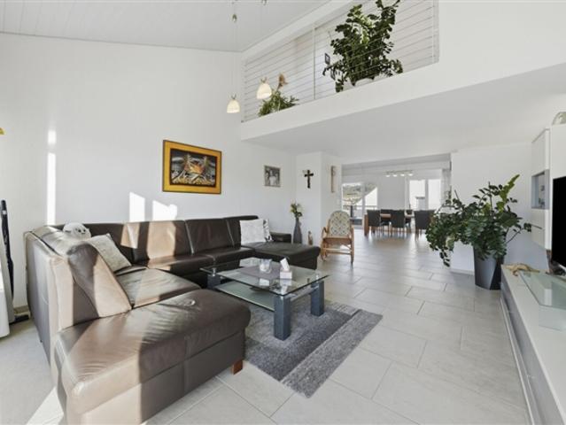 Grosszügige Dachmaisonettewohnung mit viel Licht und drei Balkonen