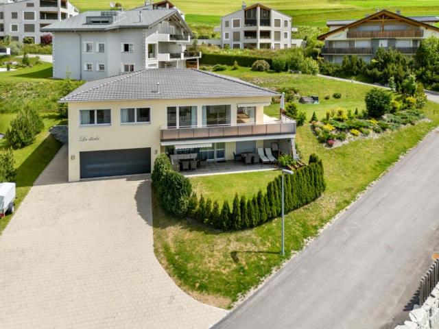 Grosszügige Dachwohnung als Erstwohnsitz