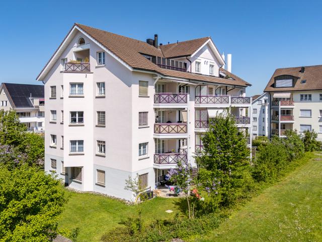 Grosszügige Dachwohnung Erstvermietung nach Sanierung