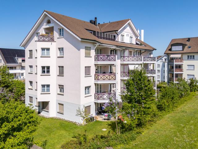 Grosszügige Dachwohnung Erstvermietung nach Sanierung