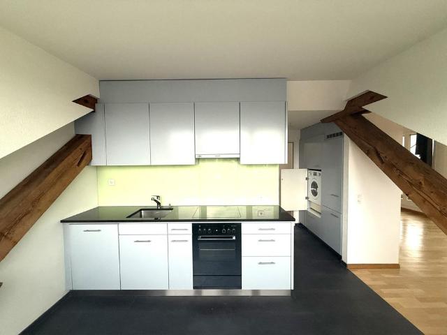 Grosszügige Dachwohnung in Dornach zu vermieten