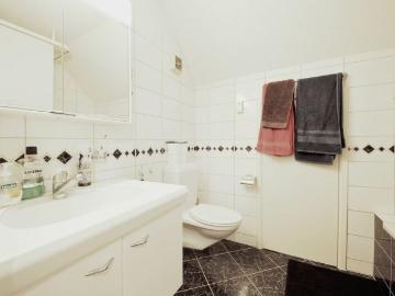 Grosszügige Dachwohnung mit 5 m Raumhöhe!