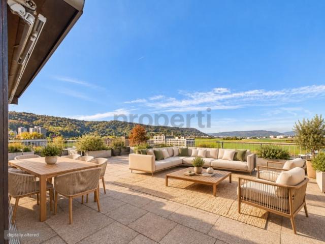 Grosszügige Dachterrasse, verglaster Pavillon & gemütliches Cheminée