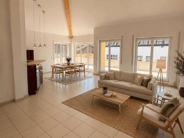 Großzügige Dachterrassenwohnung mit umlaufendem Balkon und direktem Aufzug
