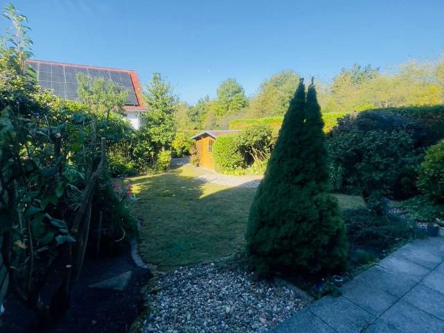 Großzügige DHH mit Garten, EBK und Garage an Feldrandlage zur Miete