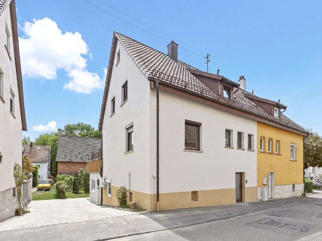 Großzügige Doppelhaushälfte mit Terrasse in Weinsberg!