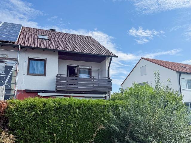 Großzügige Doppelhaushälfte mit Garten in zentraler Lage von Dornstadt