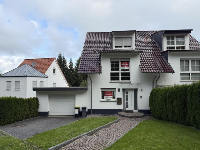 Großzügige Doppelhaushälfte mit schönem Garten & Einliegerpotential in Dortmund Bittermark