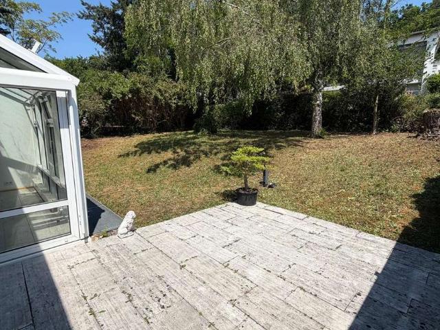 Großzügige Doppelhaushälfte mit Sauna und Garten